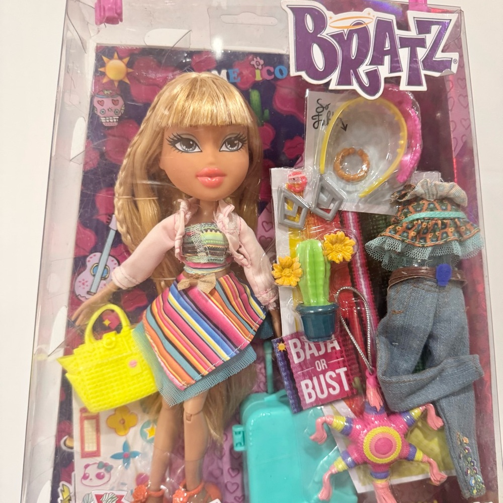 NIB BRATZ Y2K 2015 Study Abroad Doll MEXICO - Picture 3 of 8
